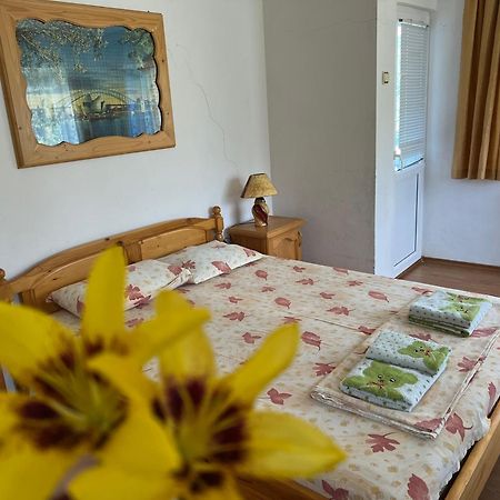 טריאבנה Vacation Home Yoanna מראה חיצוני תמונה